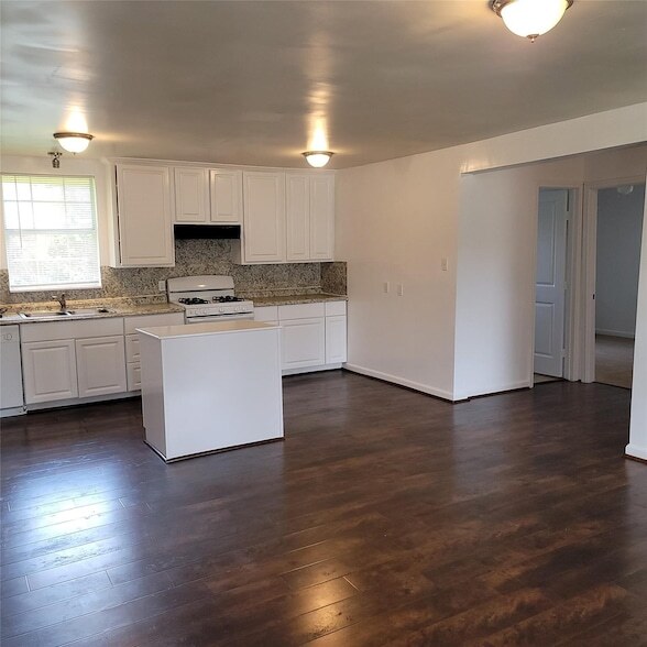 Building Photo - 5103 Willow Glen Dr
