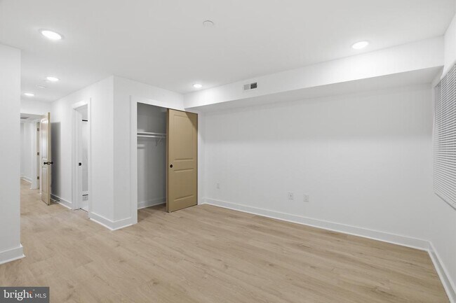 Building Photo - 2322 N 5th St
