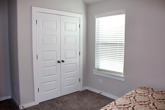 Building Photo - 174 Gullivers Dr