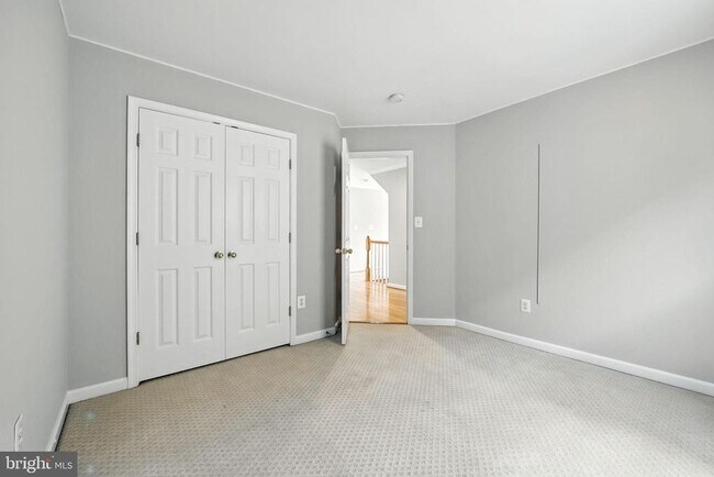 Building Photo - 4705 Manor Dr
