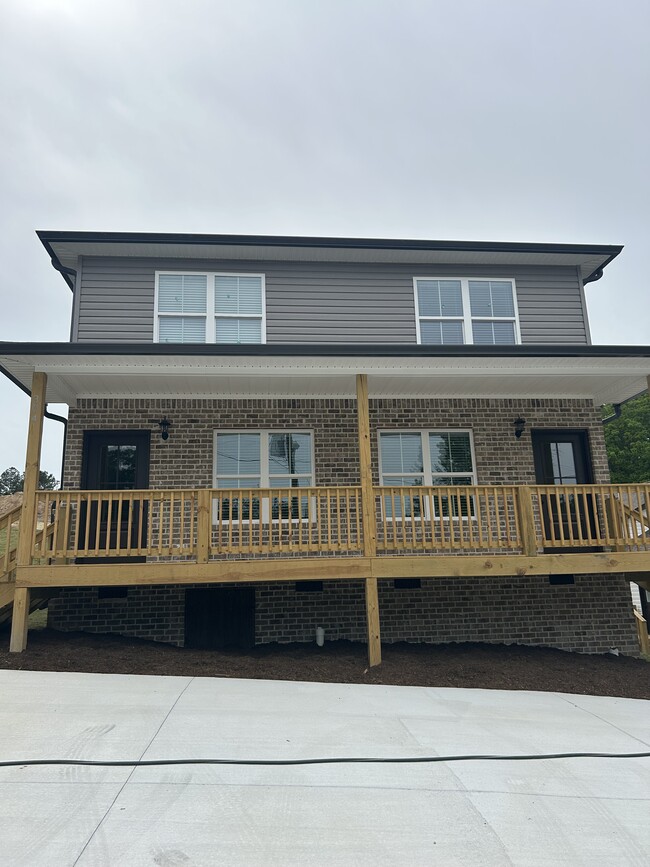 Building Photo - 304 Warrenfells St