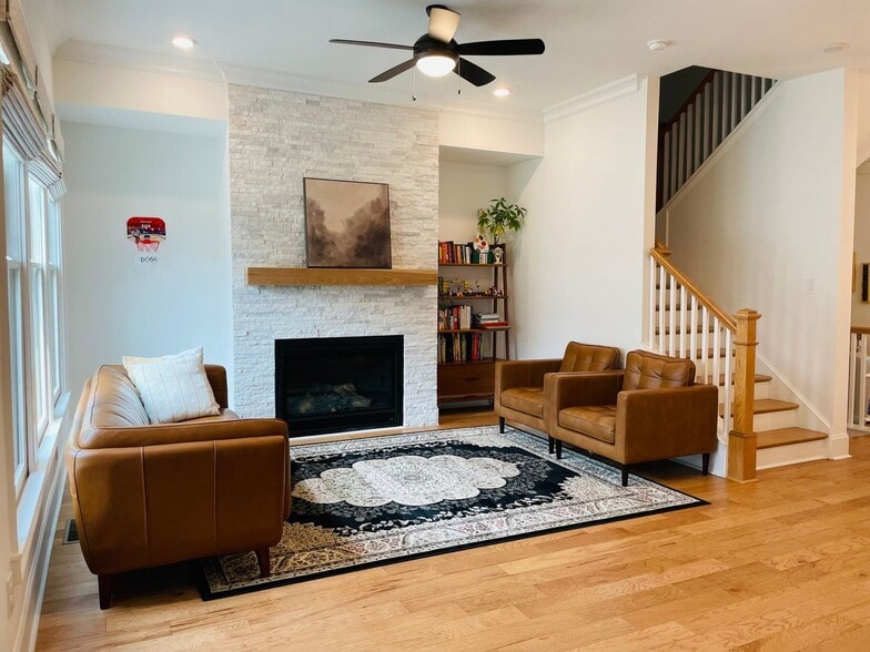 Building Photo - 2028 Cortland Rd