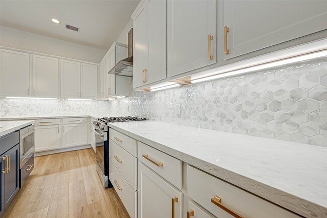 Building Photo - 3503 Anita St