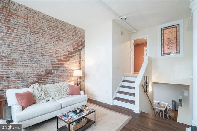 Building Photo - 50 N Front St