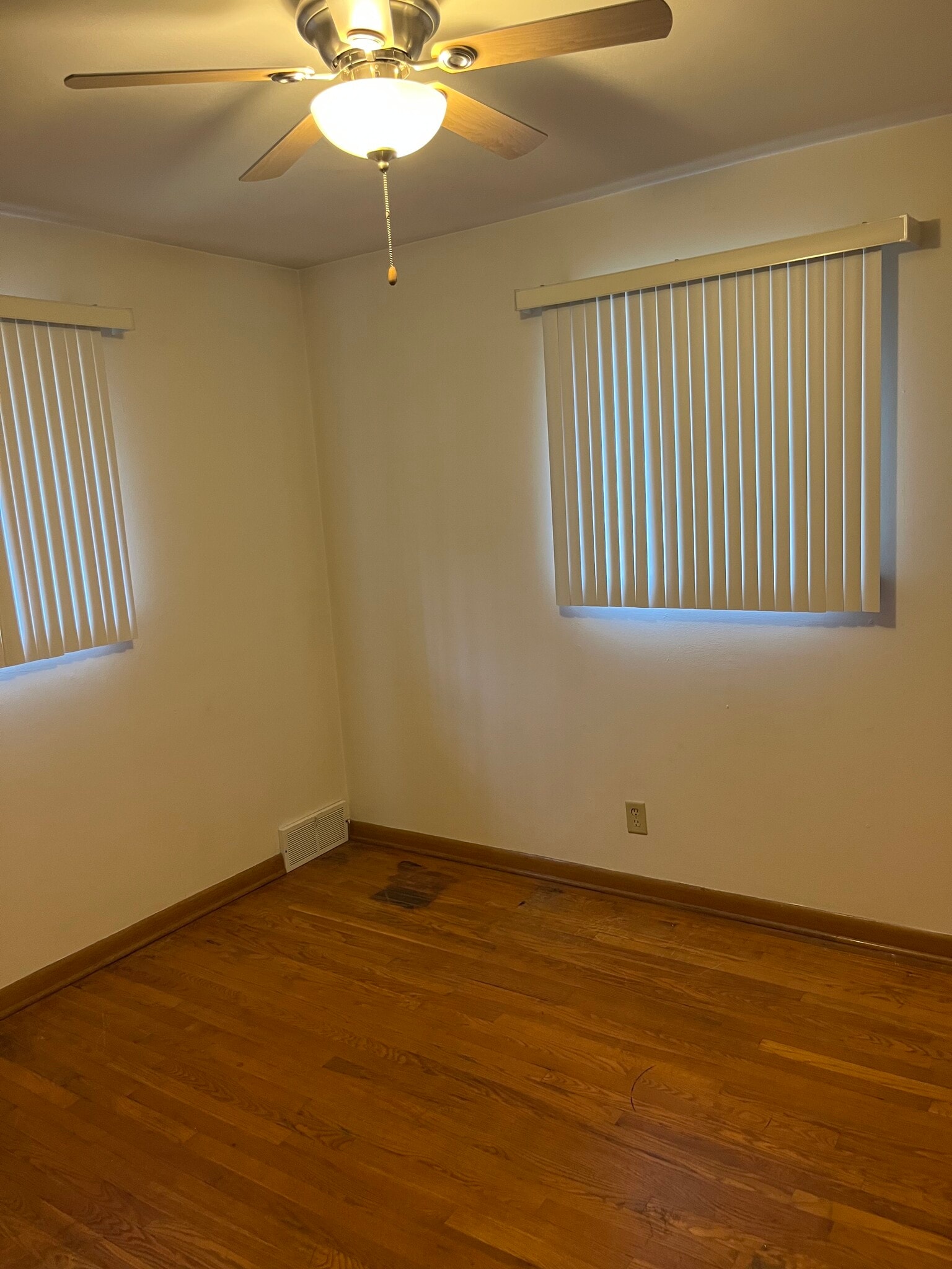 Building Photo - 426 Rushmore Ln