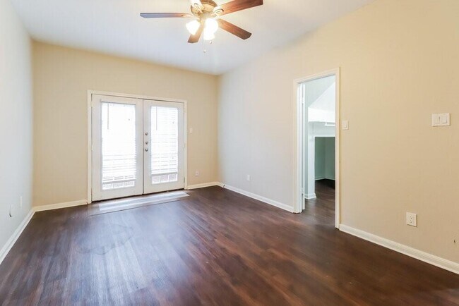 Building Photo - Cedar Valley Drive, Missouri City, TX 77459 - 3 BR 2 BA single-family home