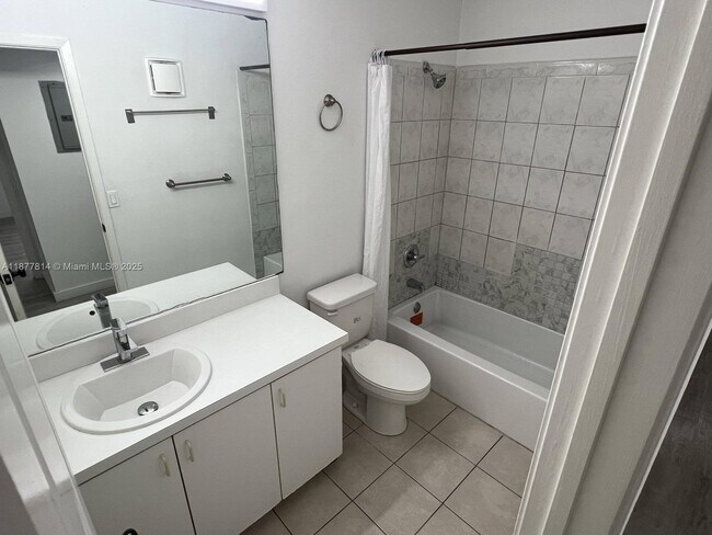 Building Photo - 9731 Hammocks Blvd