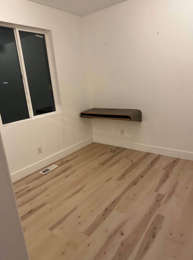 Building Photo - 83 N 2500 W