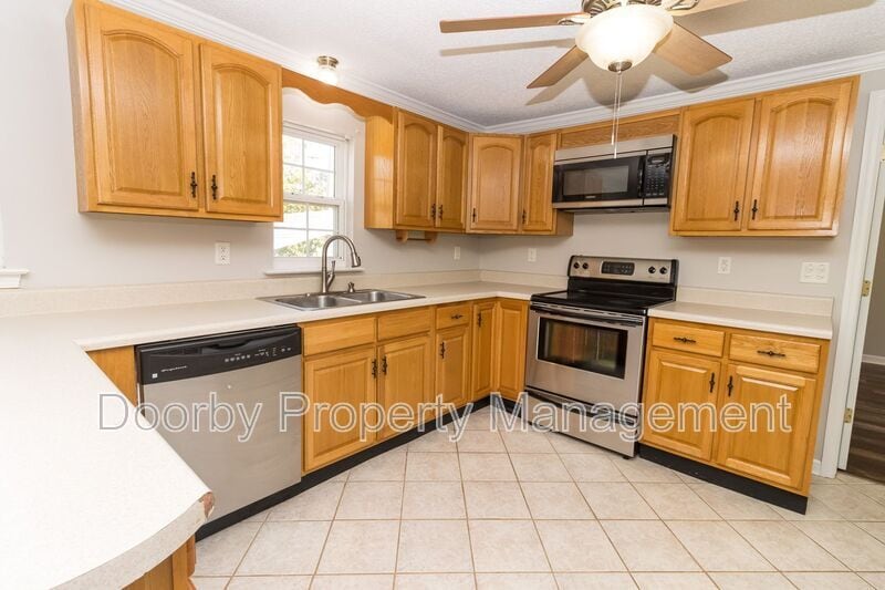 Building Photo - 3308 Center St