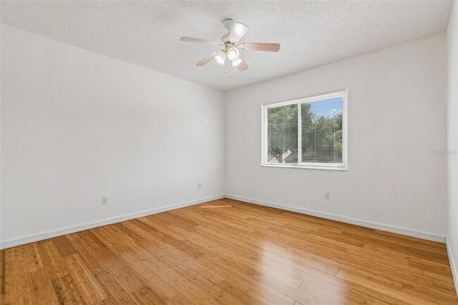 Building Photo - 12803 Longcrest Dr