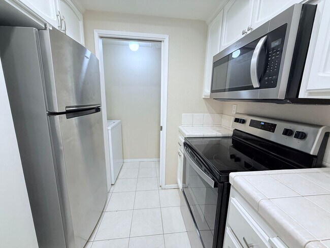 Building Photo - Best Value in Irvine!