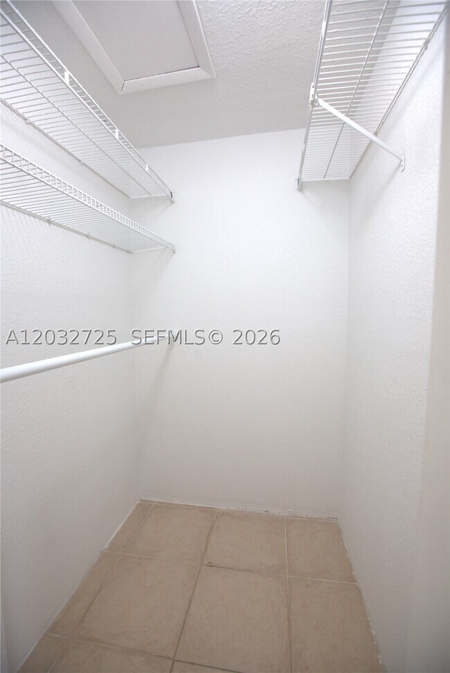 Building Photo - 6475 SW 129th Ave