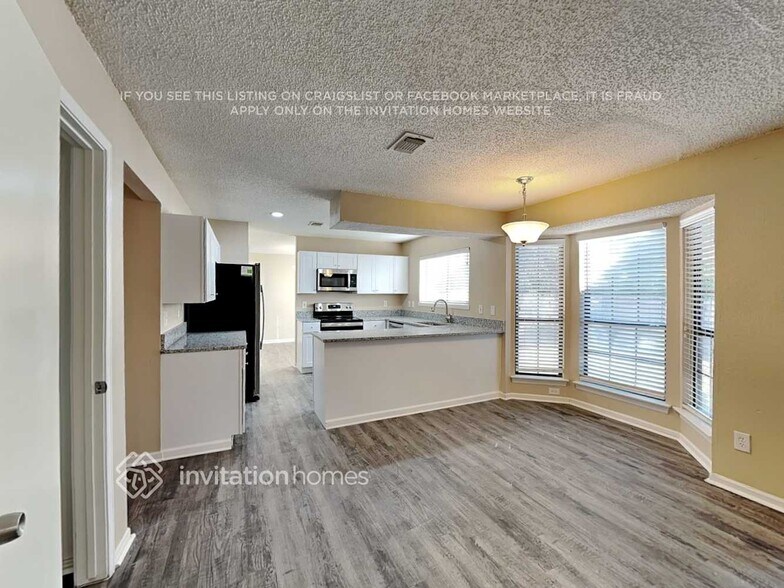 Building Photo - 6001 Rocky Point Dr