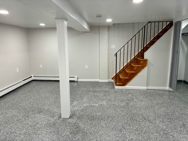 Building Photo - 408 3rd St