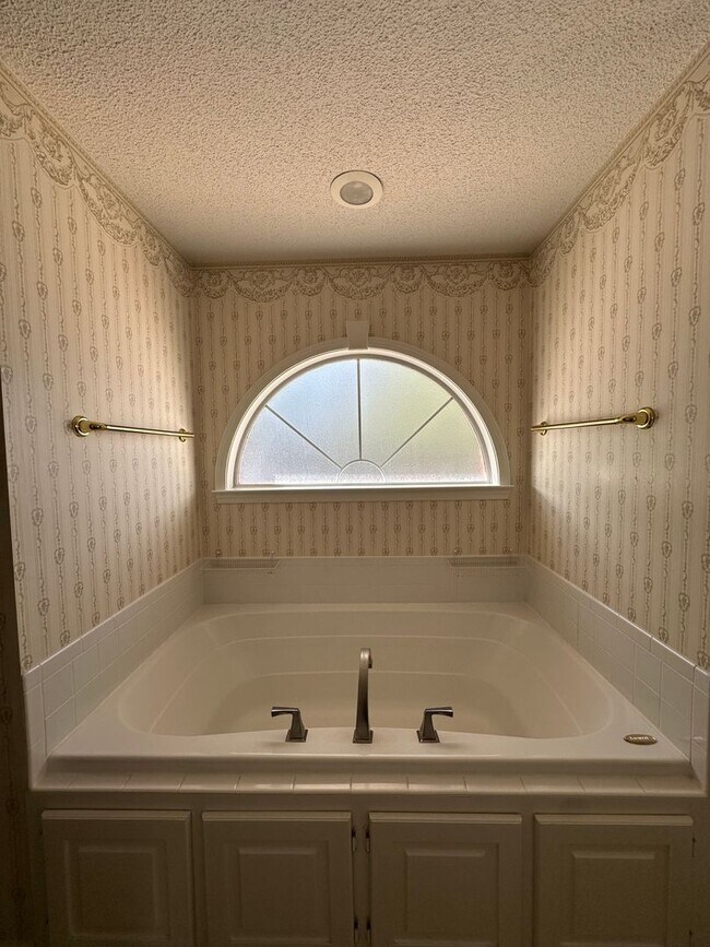 Building Photo - Enterprise Country Club!  Short Term Renta...