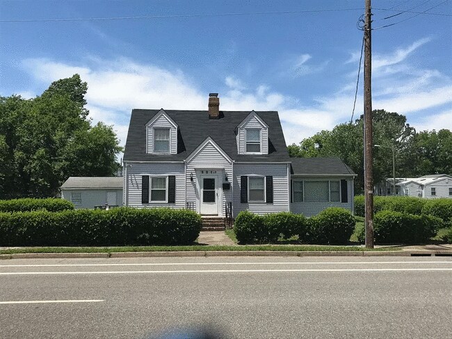 Building Photo - 2211 Victoria Blvd