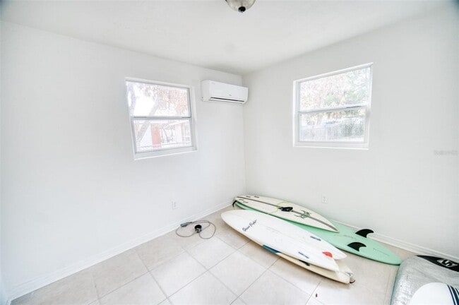 Building Photo - 2317 Harris St