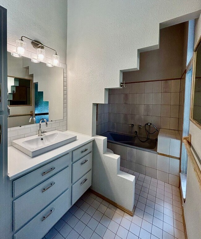 Building Photo - 3 Bed / 3 bath Sahalee single family home ...