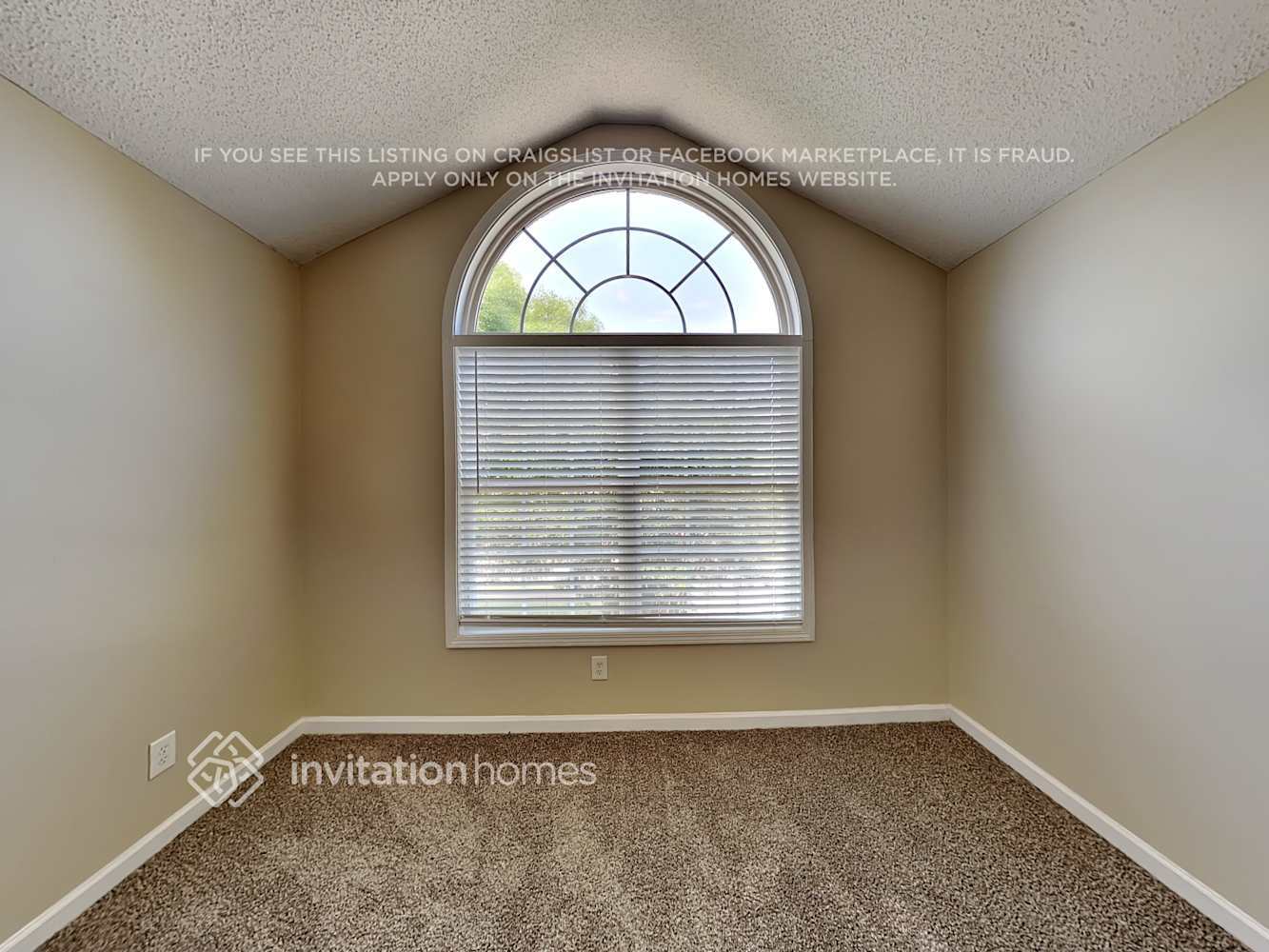 Building Photo - 3026 Lincoln Log Way