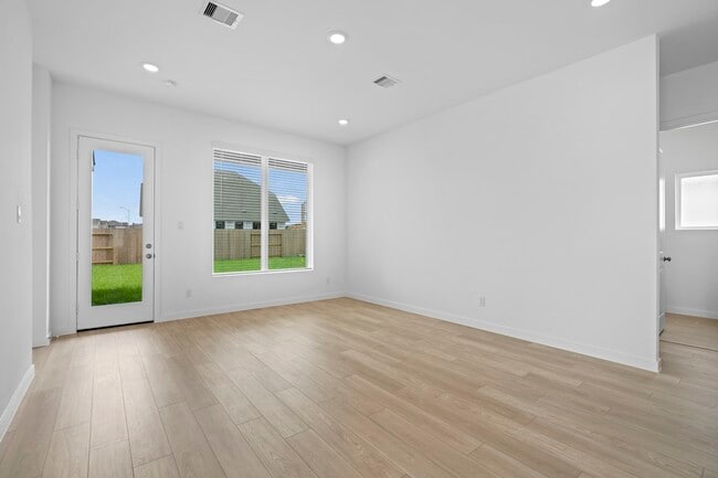 Building Photo - 2720 Grv Crst Dr