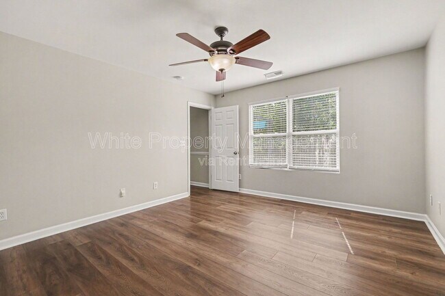 Building Photo - 1820 Meadow Crossing Dr