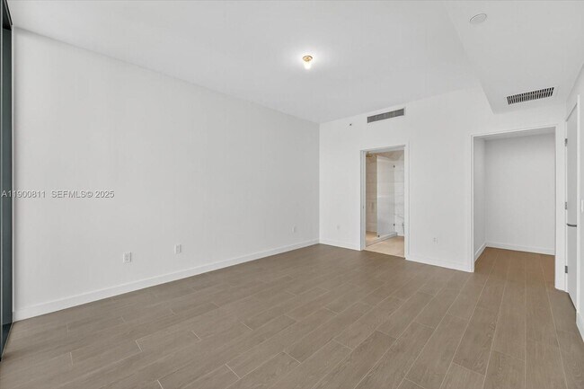 Building Photo - 500 Alton Rd