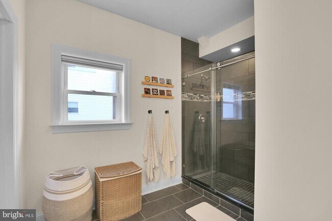 Building Photo - 1715 N Howard St