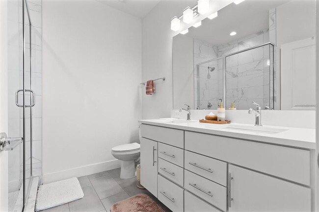 Building Photo - 2511 N Grady Ave