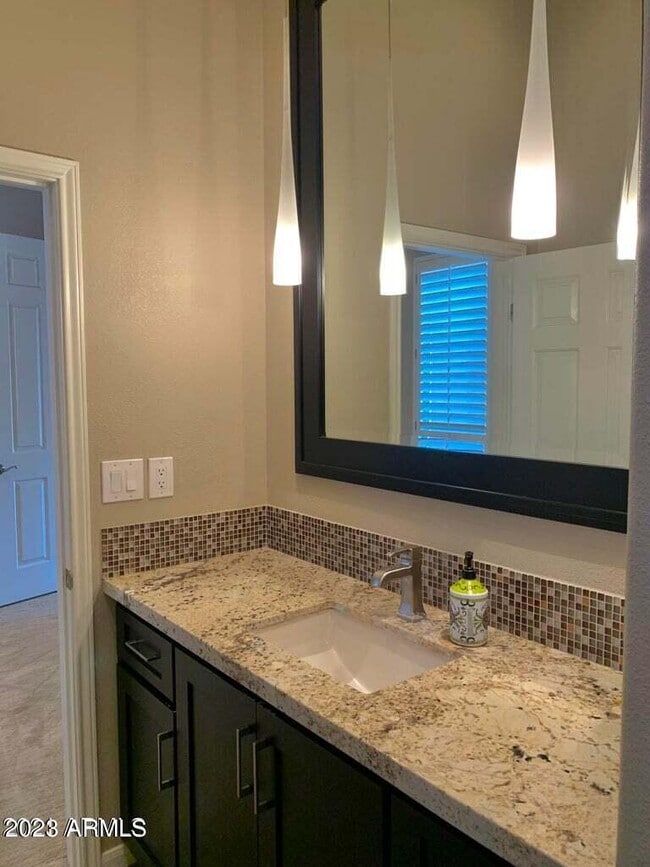 Building Photo - 8245 E Bell Rd