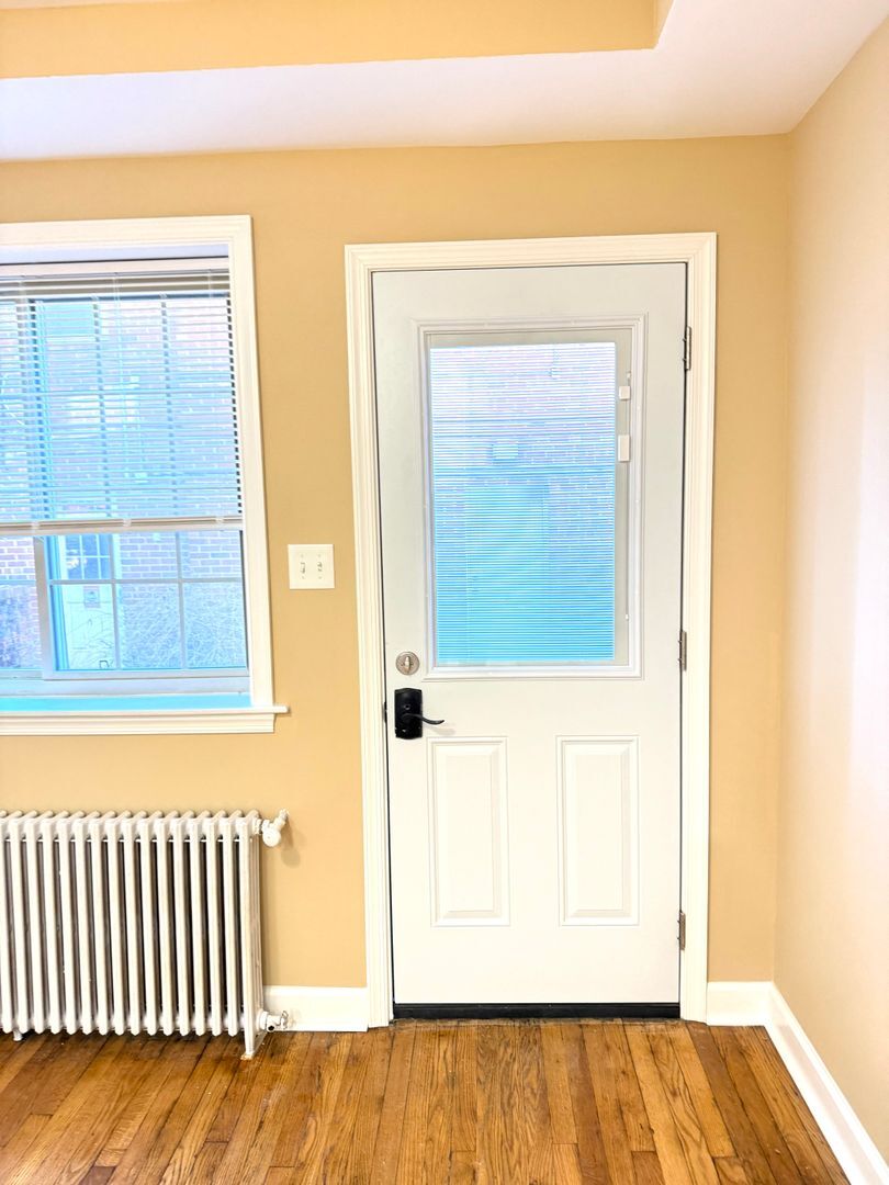 Building Photo - 8800 Plymouth St