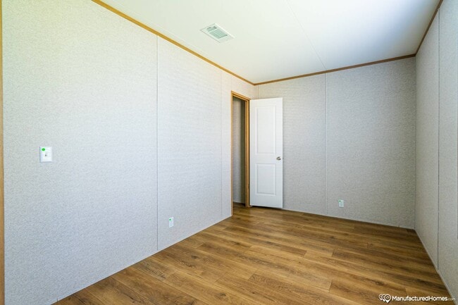 Building Photo - 160 Forrest Ave