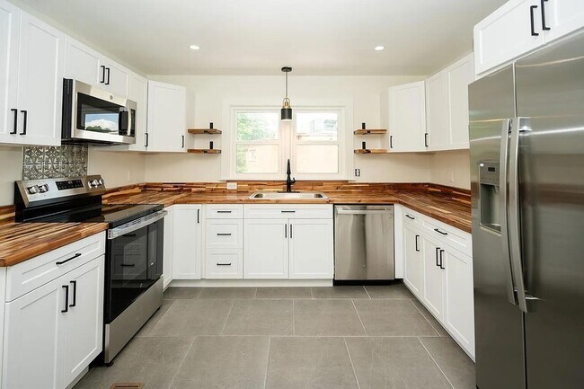 Building Photo - 3351 Black Oak Cir