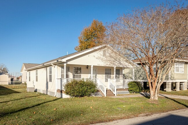 Building Photo - Cute Rental Home Downtown Biloxi