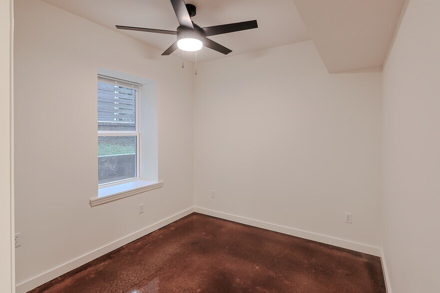 Building Photo - 1621 Fremont Pl