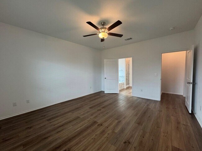 Building Photo - 208 Otter Rd