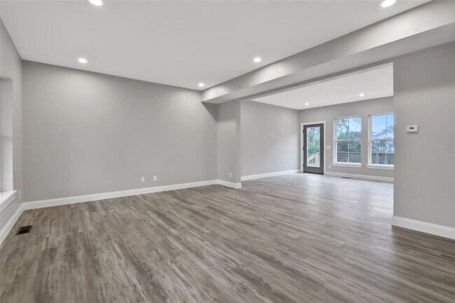 Building Photo - 108 Clarks Ln