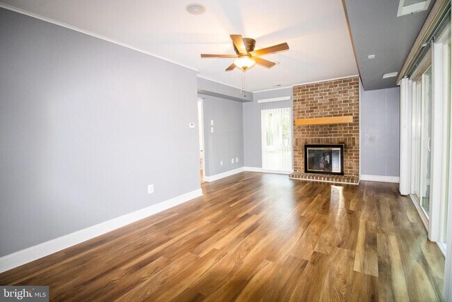 Building Photo - 1127 Thackary Ct