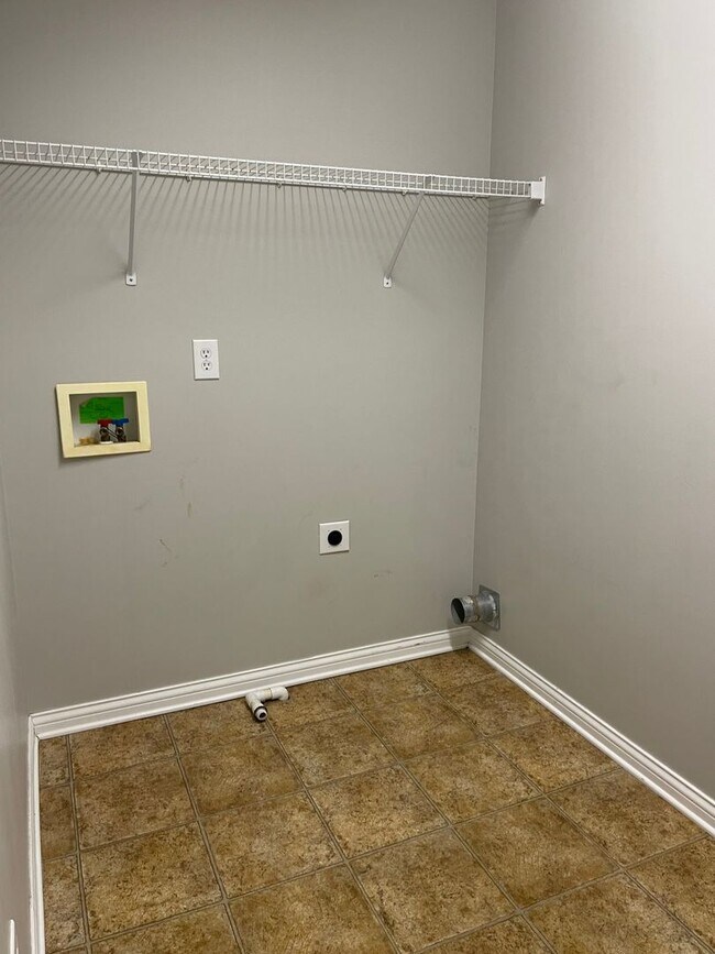 Building Photo - 7128 Blue Stream Ct