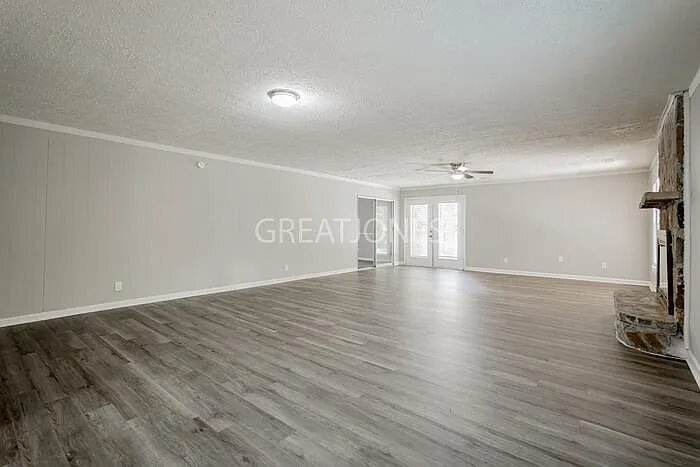 Building Photo - 6 Hitching Post Ct