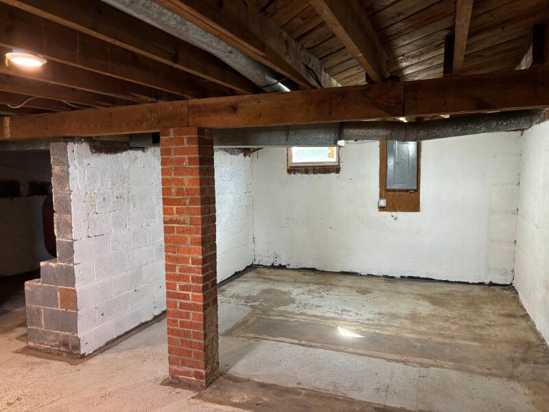 Building Photo - 436 Action St