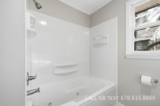 Building Photo - 119 Glen Iris Dr