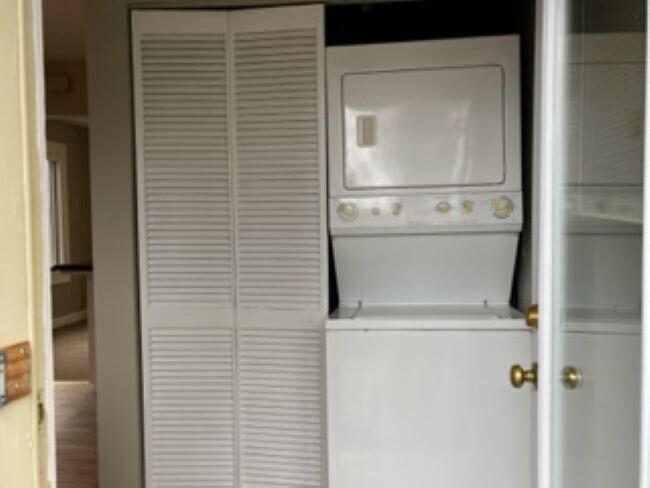 Washer & Dryer - 772 N Il Route 83