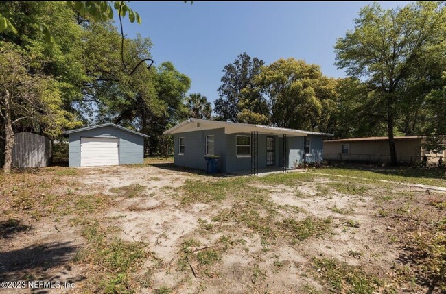 Building Photo - 2513 Spirea St