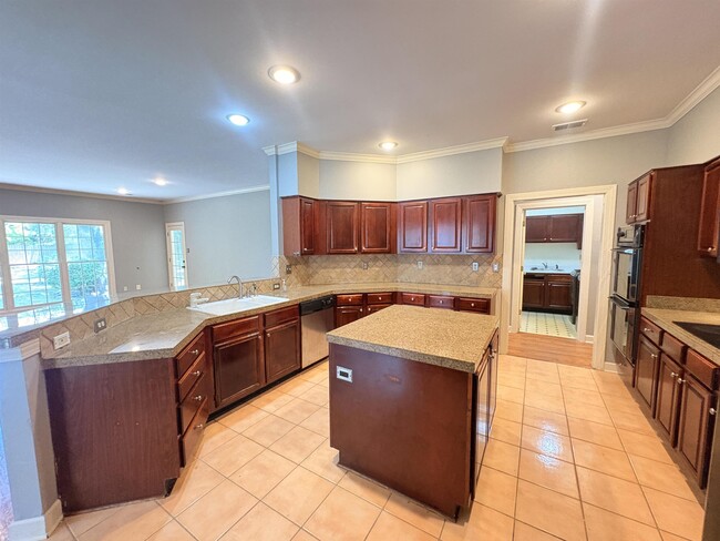 Building Photo - 1850 Wood Oak Dr