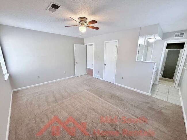 Building Photo - 7288 Hollorn Ln