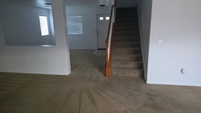 Building Photo - 316 Jackrabbit Dr