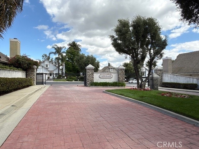 Building Photo - 6594 Montresor Pl