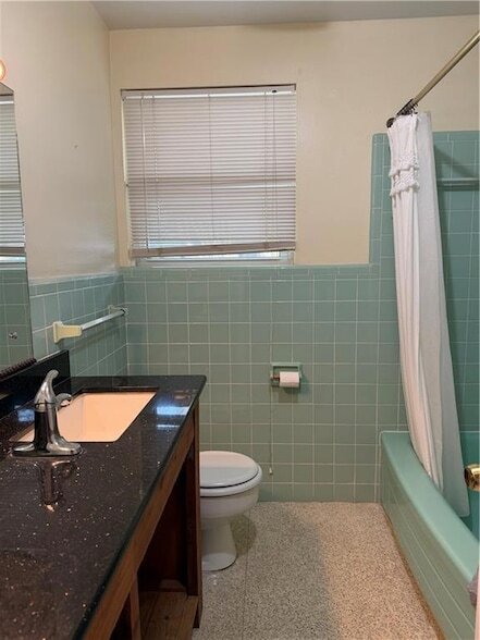 Building Photo - 140 Cindy Lou Pl