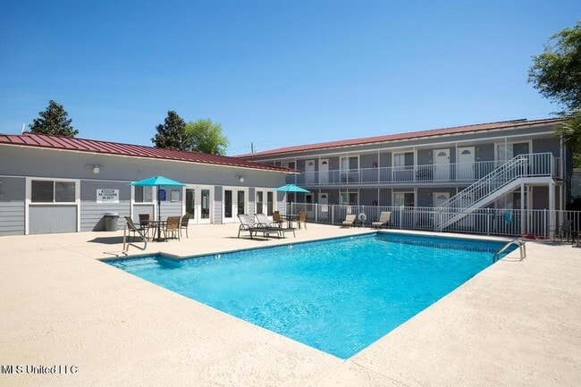 Building Photo - 1664 Beach Blvd