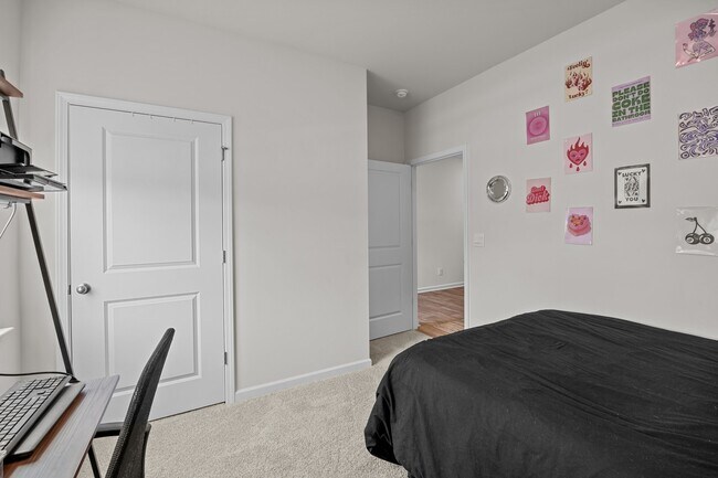 Building Photo - 400 Louisia Mae Way